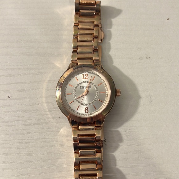 Kenneth Cole Reaction rose gold colored watch - Picture 2 of 5